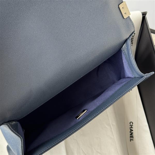 2026127214239517 700